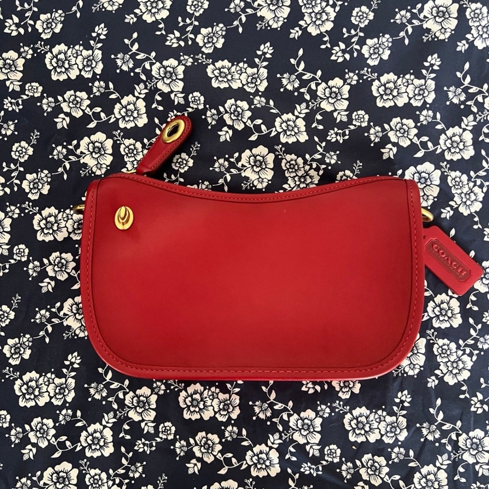 Coach Red Leather swinger full size